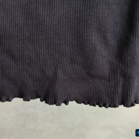 Lettuce Hem Crop Top - Picture 5 of 5